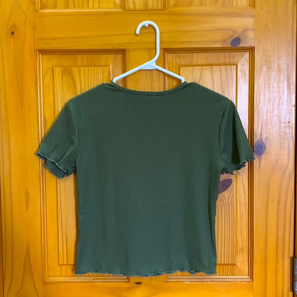 Green t shirt - Picture 2 of 2